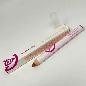 Mary Kay at Play @ Lip Crayon Toasted